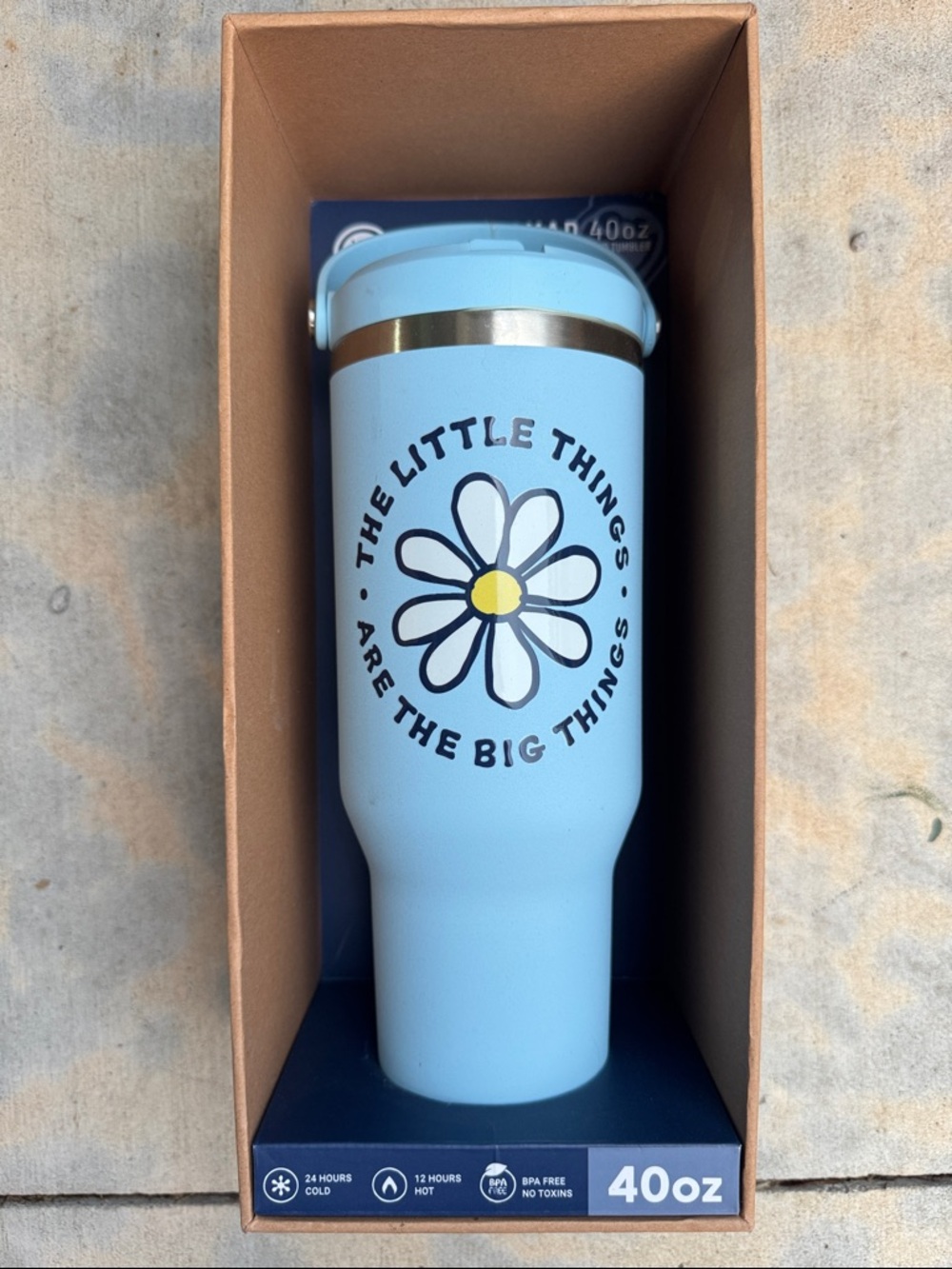 New in box Sky Blue 40oz Travel Tumbler with Daisy Graphic Nomad
